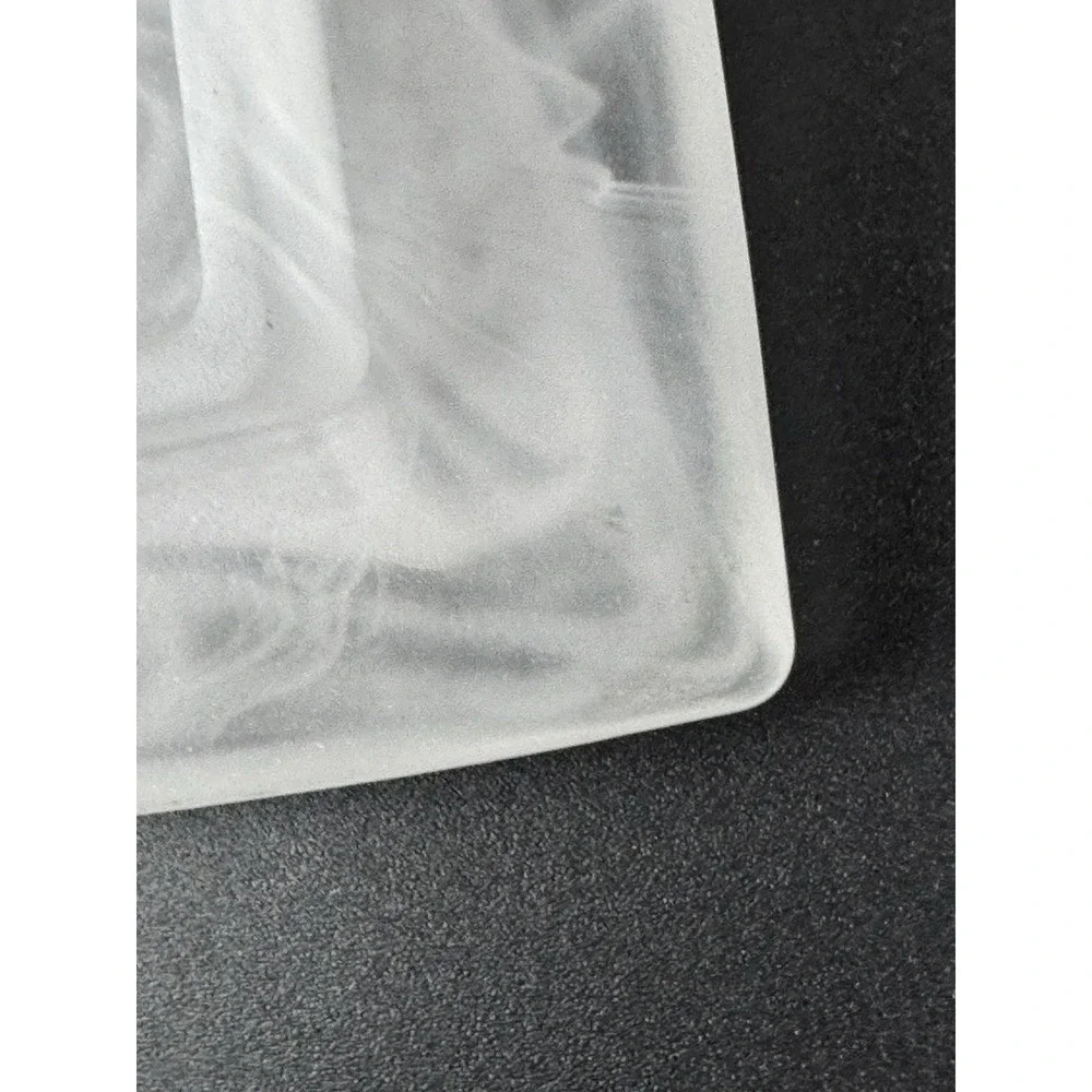 White‎ Swirl Glass Plate by PartiLites Indulgences